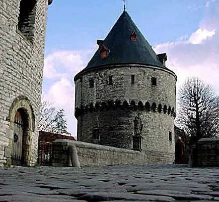 broeltorens in Kortrijk aan de Leie